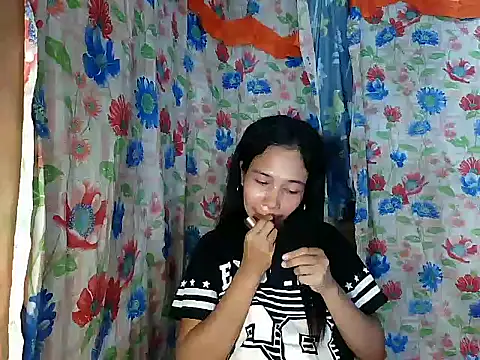 Snapshot of PinaySkinnyGirl chatting on February 11, 2026, 11:54 am PinaySkinnyGirl online show from February 11, 2026, 11:54 am