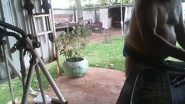 herbie010666 online show from February 9, 2026, 4:21 am