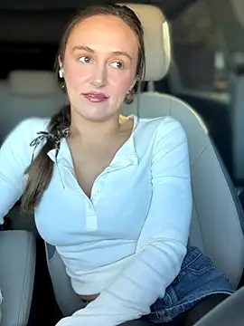 lunagirl13 online show from October 31, 2025, 4:58 pm