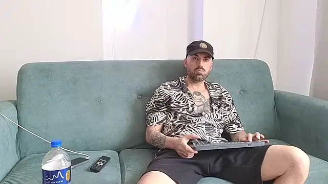 MattxFeet online show from August 6, 2026, 5:30 pm