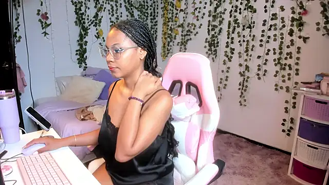 violeta milleer online show from June 5, 2026, 4:35 pm