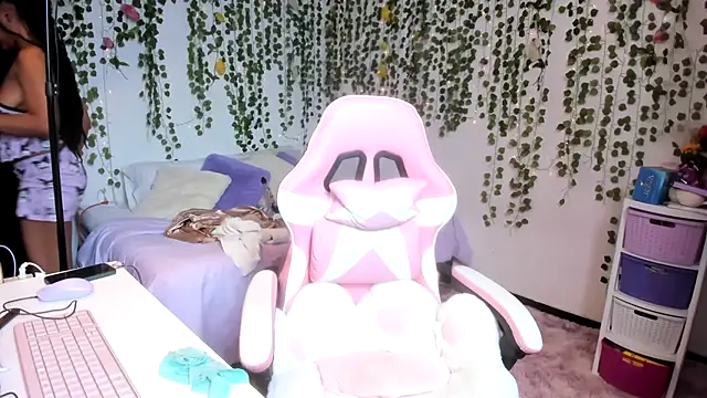 violeta milleer online show from November 18, 2025, 4:54 pm