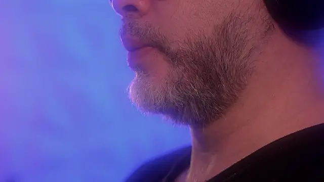 Snapshot of Sanders_White chatting on October 31, 2025, 2:24 pm Sanders White online show from October 31, 2025, 2:24 pm