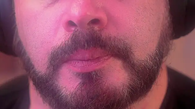 Snapshot of Sanders_White chatting on January 10, 2026, 3:35 am Sanders White online show from January 10, 2026, 3:35 am