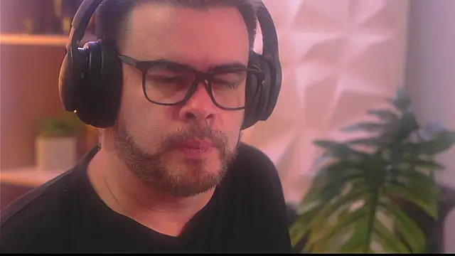 Snapshot of Sanders_White chatting on January 11, 2026, 1:40 pm Sanders White online show from January 11, 2026, 1:40 pm