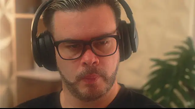 Snapshot of Sanders_White chatting on January 15, 2026, 4:21 pm Sanders White online show from January 15, 2026, 4:21 pm