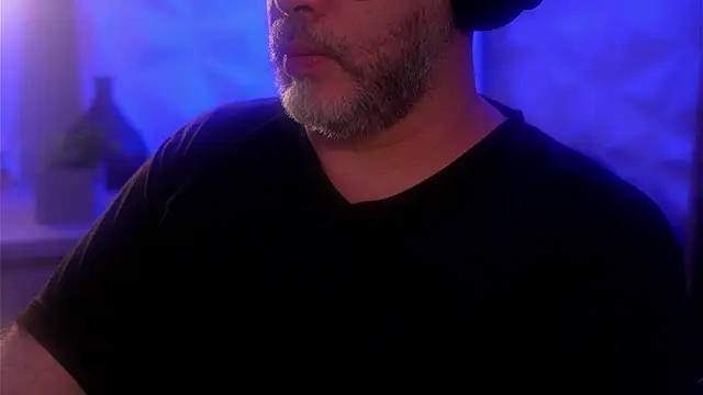 Snapshot of Sanders_White chatting on October 6, 2025, 4:24 am Sanders White online show from October 6, 2025, 4:24 am