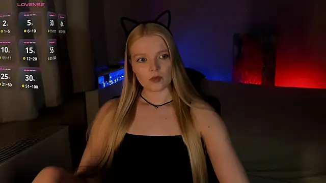 Snapshot of Ssweet_annie chatting on April 7, 2026, 5:37 pm Ssweet annie online show from April 7, 2026, 5:37 pm