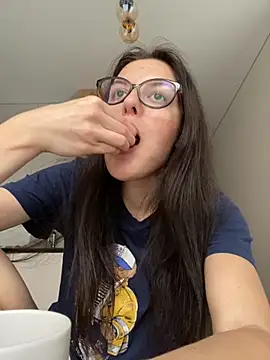 Snapshot of little_belucci chatting on October 23, 2025, 2:16 pm little belucci online show from October 23, 2025, 2:16 pm