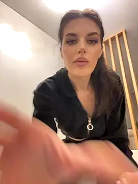 Snapshot of little_belucci chatting on November 23, 2025, 4:28 pm little belucci online show from November 23, 2025, 4:28 pm