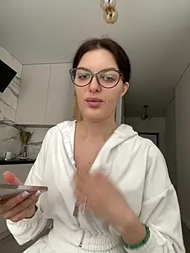 Snapshot of little_belucci chatting on January 9, 2026, 10:22 am little belucci online show from January 9, 2026, 10:22 am