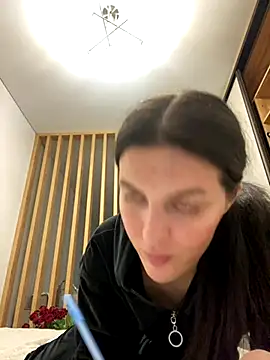 Snapshot of little_belucci chatting on October 21, 2025, 3:33 pm little belucci online show from October 21, 2025, 3:33 pm