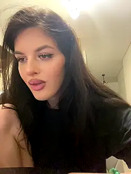 Snapshot of little_belucci chatting on December 15, 2025, 3:29 pm little belucci online show from December 15, 2025, 3:29 pm