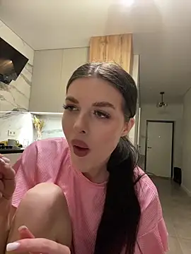 Snapshot of little_belucci chatting on March 1, 2026, 4:40 pm little belucci online show from March 1, 2026, 4:40 pm