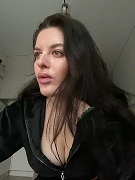 Snapshot of little_belucci chatting on December 14, 2025, 12:55 pm little belucci online show from December 14, 2025, 12:55 pm