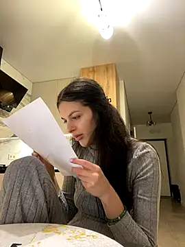 Snapshot of little_belucci chatting on November 28, 2025, 2:28 pm little belucci online show from November 28, 2025, 2:28 pm