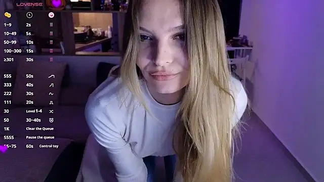 Snapshot of _alleyesonme_ chatting on November 14, 2025, 4:43 pm alleyesonme online show from November 14, 2025, 4:43 pm