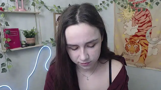Snapshot of VeryVeryVeryShy_ chatting on April 21, 2026, 5:36 am VeryVeryVeryShy online show from April 21, 2026, 5:36 am