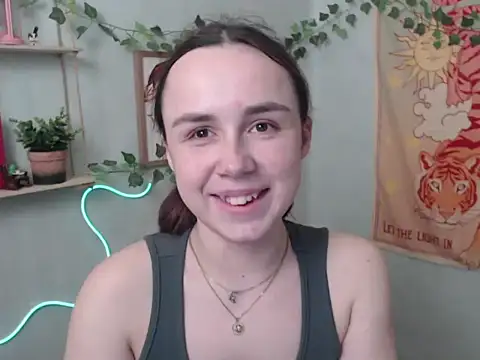 Snapshot of VeryVeryVeryShy_ chatting on April 16, 2026, 5:47 pm VeryVeryVeryShy online show from April 16, 2026, 5:47 pm