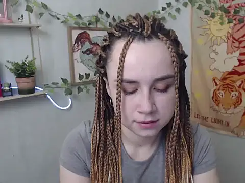 Snapshot of VeryVeryVeryShy_ chatting on May 5, 2026, 5:32 am VeryVeryVeryShy online show from May 5, 2026, 5:32 am