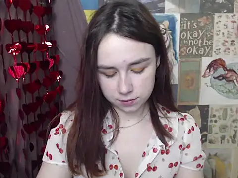 Snapshot of VeryVeryVeryShy_ chatting on February 18, 2026, 6:33 am VeryVeryVeryShy online show from February 18, 2026, 6:33 am