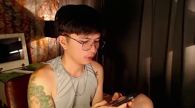 Snapshot of Sexy_Handsome_Drex chatting on February 15, 2025, 7:49 am Sexy Handsome Drex online show from February 15, 2025, 7:49 am