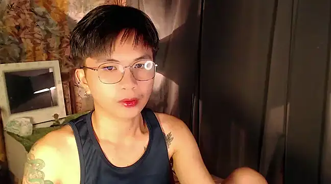 Snapshot of Sexy_Handsome_Drex chatting on February 9, 2025, 9:26 am Sexy Handsome Drex online show from February 9, 2025, 9:26 am