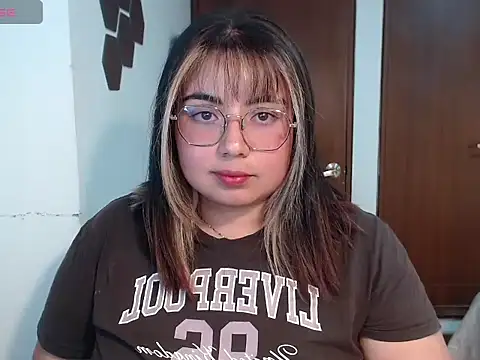 yini angel online show from May 29, 2026, 3:23 am