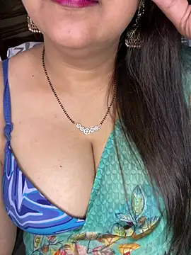 Snapshot of Zoya_Varma004 chatting on April 3, 2026, 7:04 am Zoya Varma004 online show from April 3, 2026, 7:04 am