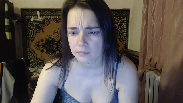 Snapshot of AlisaLaDiva chatting on April 19, 2026, 9:28 pm AlisaLaDiva online show from April 19, 2026, 9:28 pm