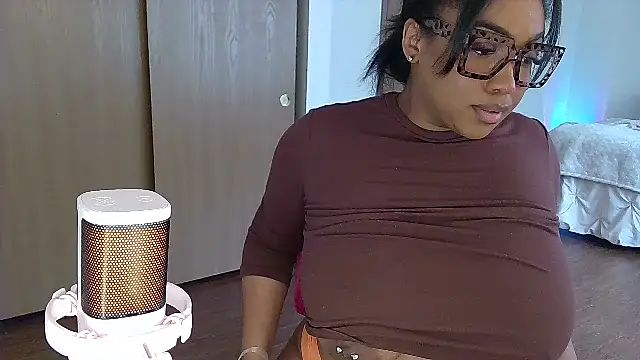 alexusheaven online show from October 14, 2025, 5:24 pm