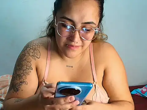 Snapshot of Karol_naughty chatting on May 26, 2026, 12:42 am Karol naughty online show from May 26, 2026, 12:42 am