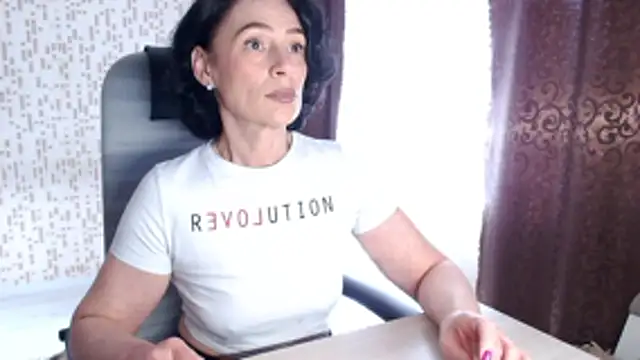 BelovedLady online show from April 13, 2026, 6:17 am