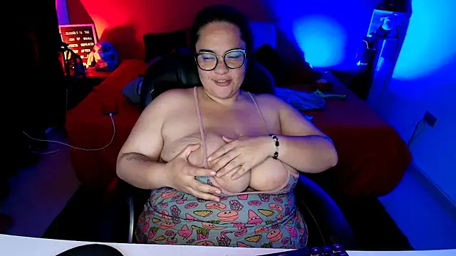 lulubigtitts1 online show from September 24, 2025, 3:46 am