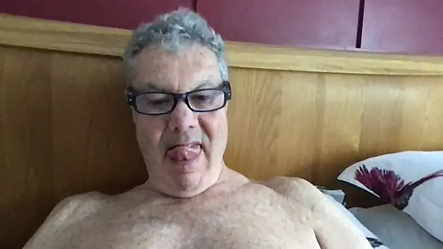 Snapshot of Oldpistolpete chatting on May 6, 2026, 8:51 am Oldpistolpete online show from May 6, 2026, 8:51 am