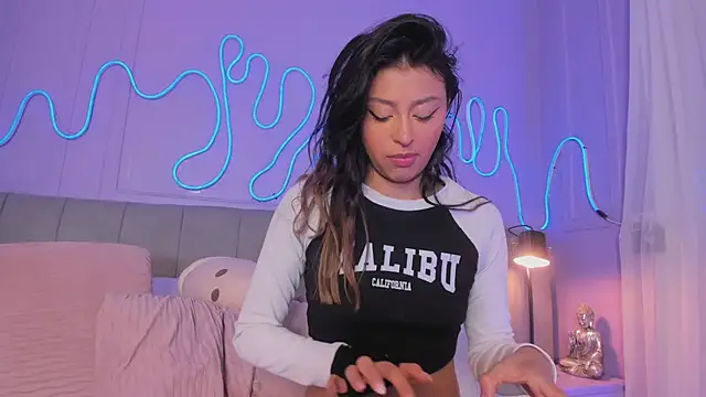 Sofly s online show from September 9, 2025, 12:03 pm