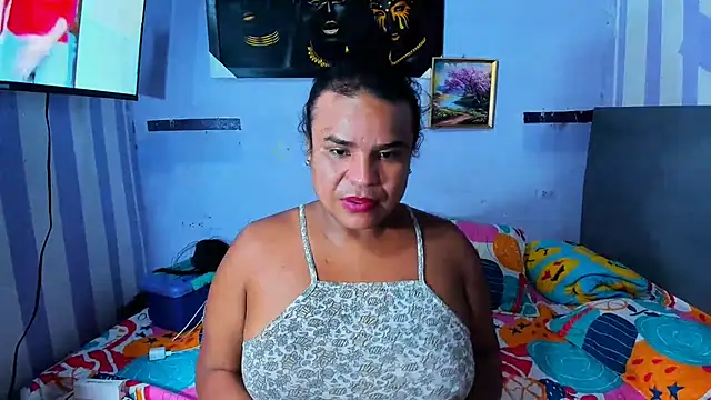 Snapshot of luciana_osorno chatting on February 10, 2025, 4:30 am luciana osorno online show from February 10, 2025, 4:30 am