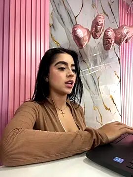 Victoria adaams online show from December 4, 2025, 9:03 pm