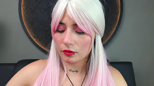 miss sharlotte18 online show from September 27, 2025, 6:14 pm