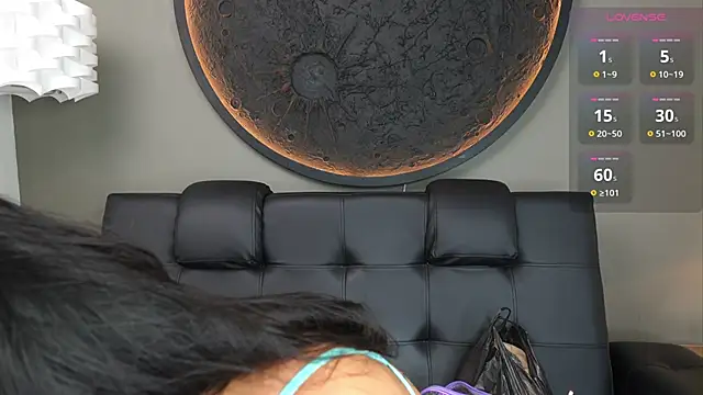 miss vaiolette online show from November 10, 2025, 11:04 am