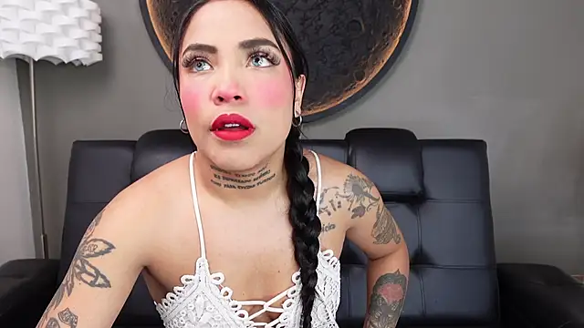 miss vaiolette online show from April 15, 2026, 11:05 am