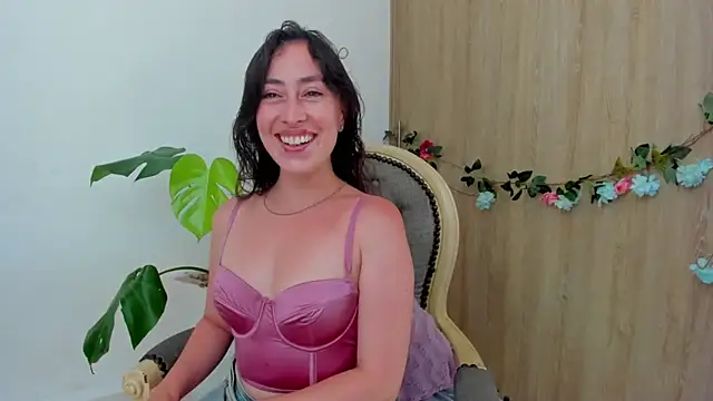 Amatiista online show from August 1, 2026, 5:33 pm