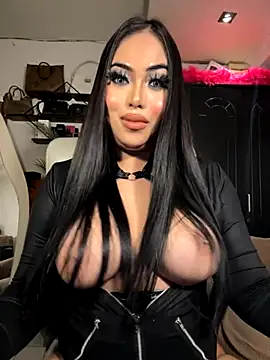 BigDominaMia online show from November 2, 2025, 2:22 pm