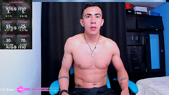 Snapshot of Andy_naughty1 chatting on October 7, 2025, 9:54 am Andy naughty1 online show from October 7, 2025, 9:54 am