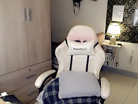 french cheska online show from September 14, 2025, 2:06 pm