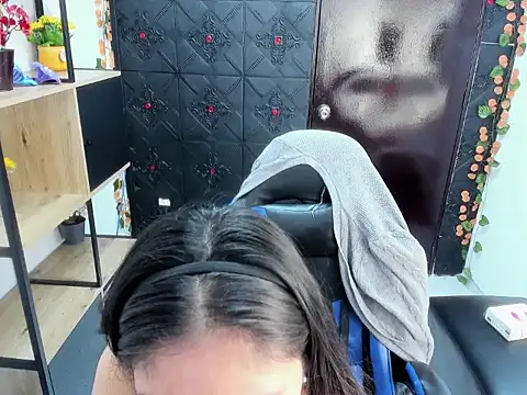 AnnyMilet  online show from April 28, 2026, 1:48 pm