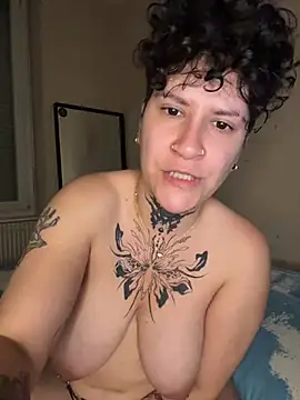 callmelouve online show from June 30, 2026, 5:46 pm