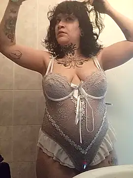 callmelouve online show from April 2, 2026, 3:51 pm