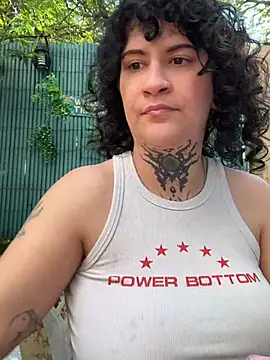 callmelouve online show from April 15, 2026, 4:55 pm