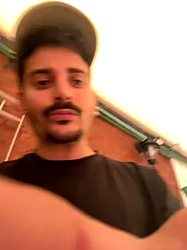 mrtnivnn online show from November 2, 2025, 9:53 pm